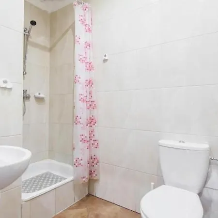 Scandinavian With Private Garden بيت للعطل